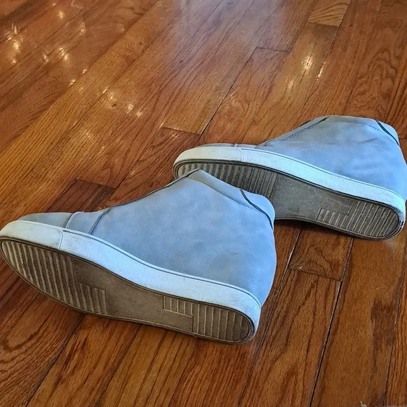 Women size 9 Maurices wedge booties. Gray. - Picture 7 of 7